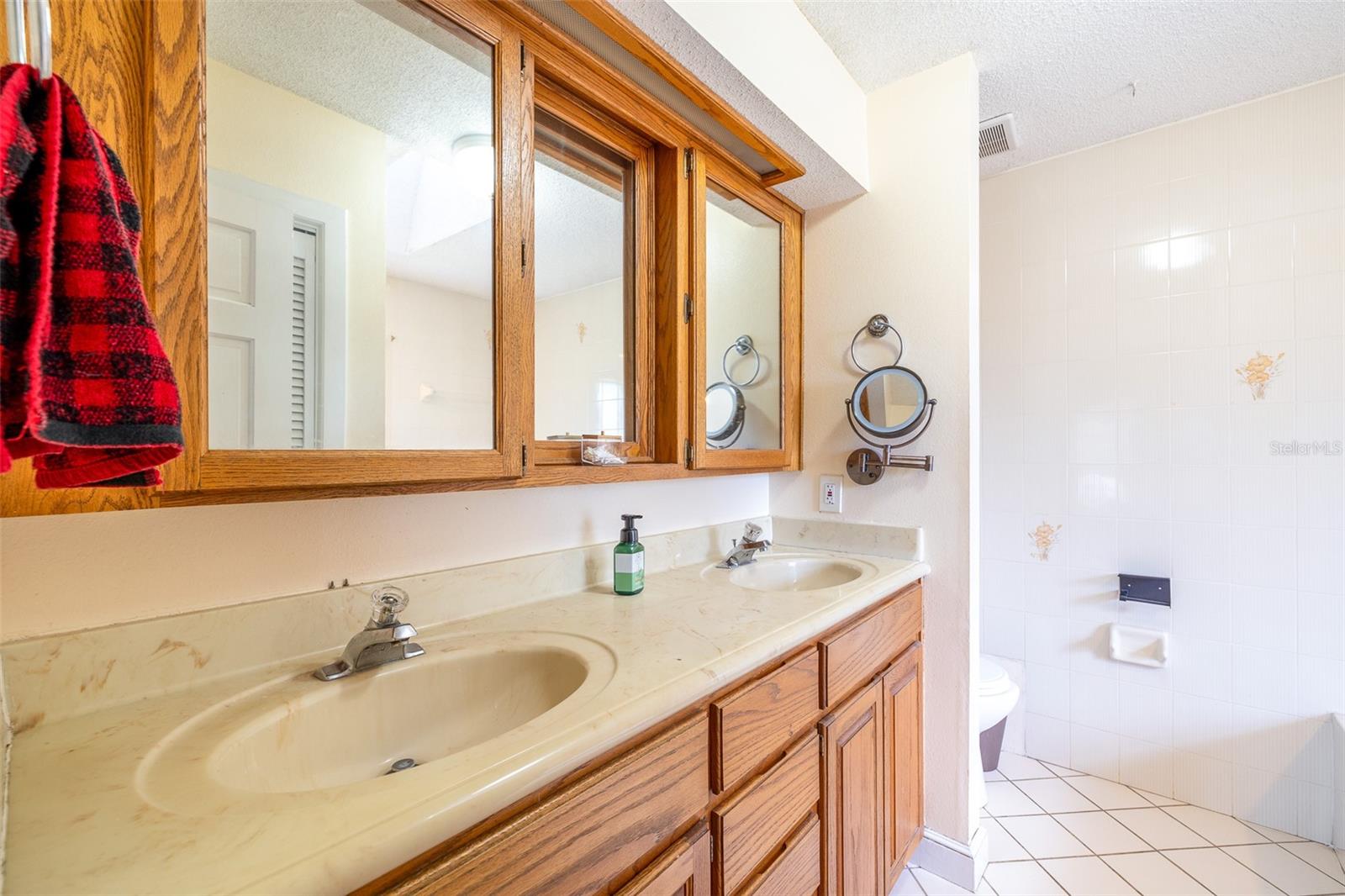 Image 33 of 53 For 2695 Hilliard Court