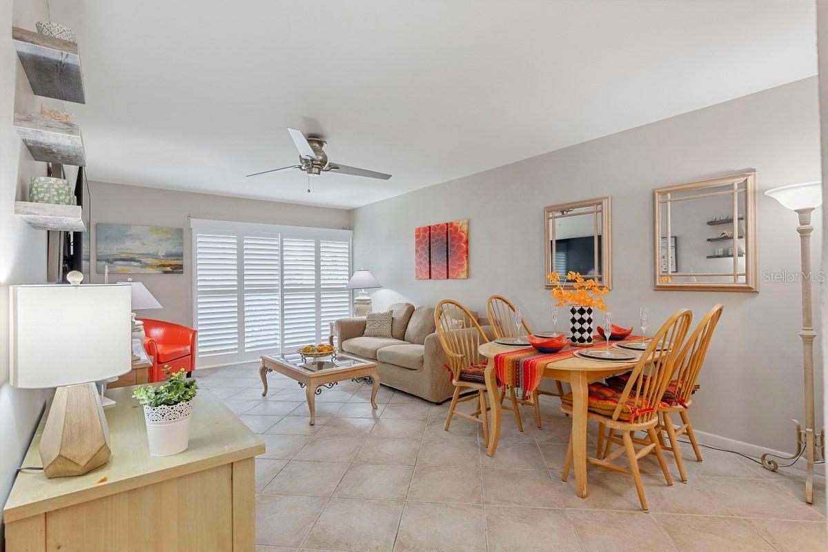 Image 7 of 22 For 10365 Paridise Blvd  21