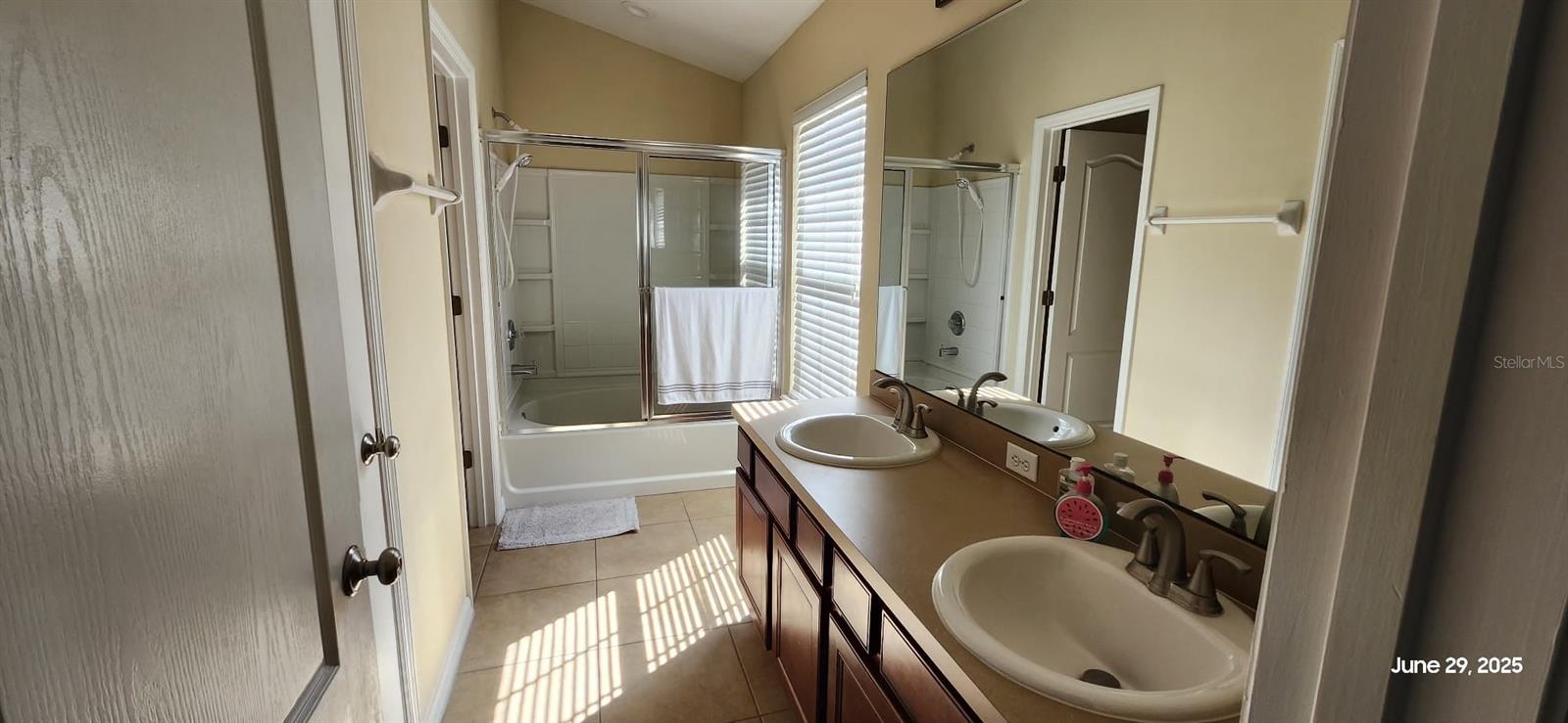 Image 19 of 38 For 7110 Red Lantern Drive 23
