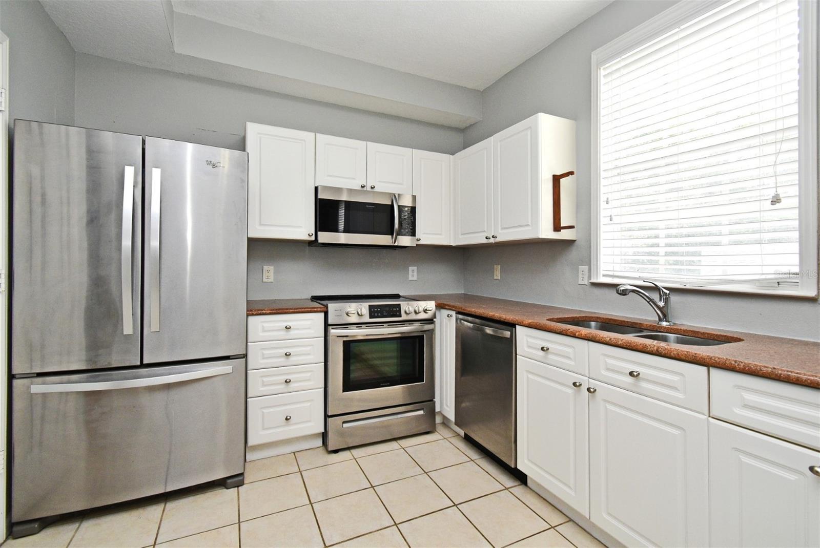 Image 14 of 46 For 267 Goldenrain Drive 30
