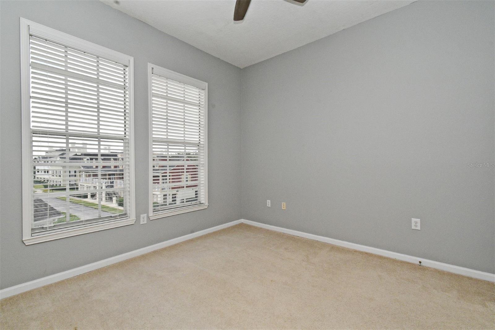 Image 21 of 46 For 267 Goldenrain Drive 30