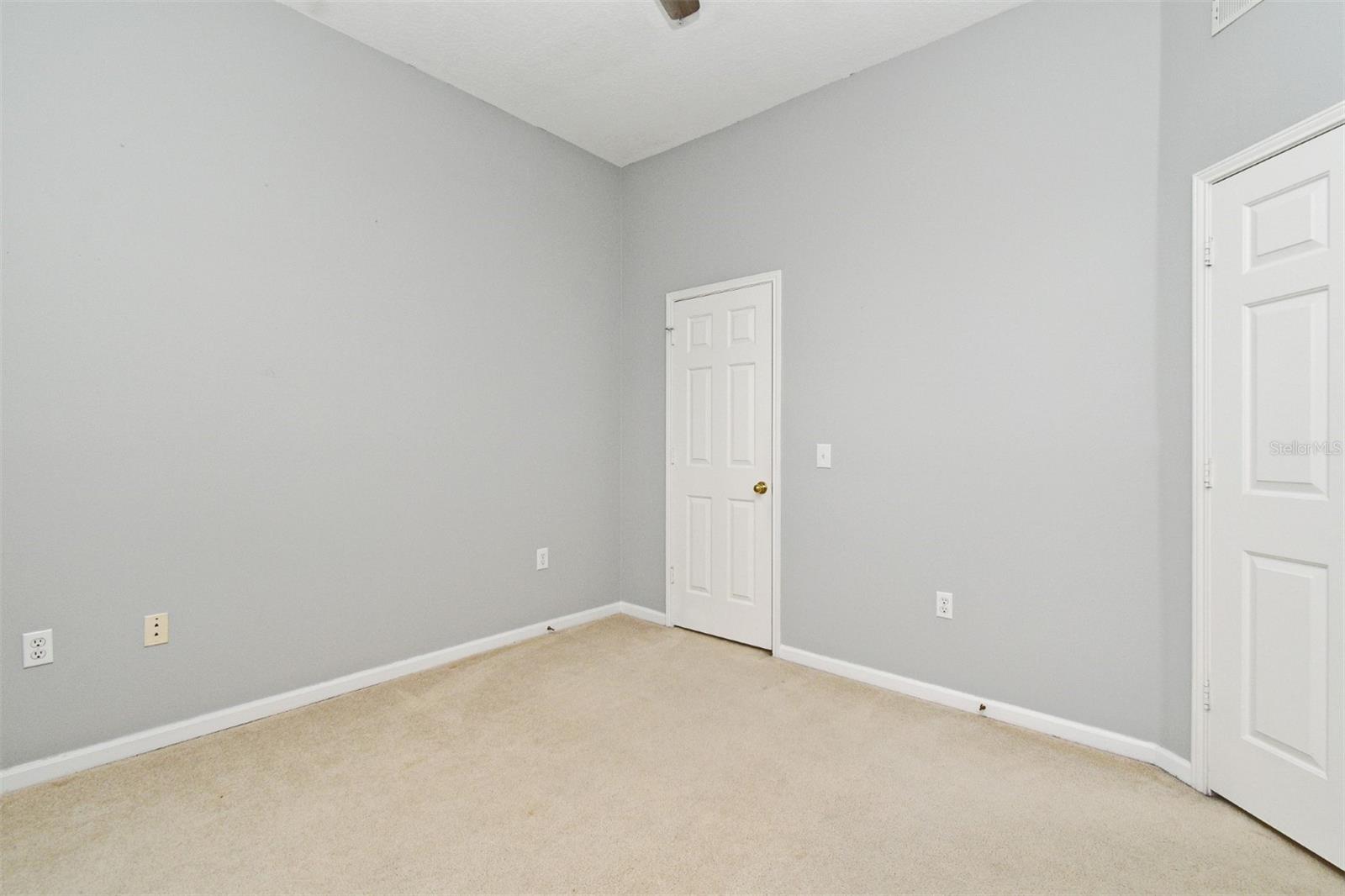 Image 31 of 46 For 267 Goldenrain Drive 30