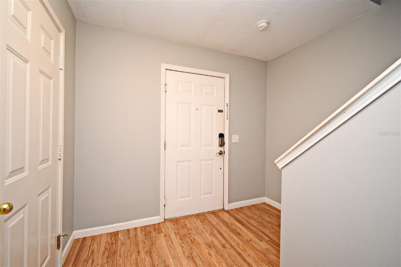 Image 4 of 46 For 267 Goldenrain Drive 30