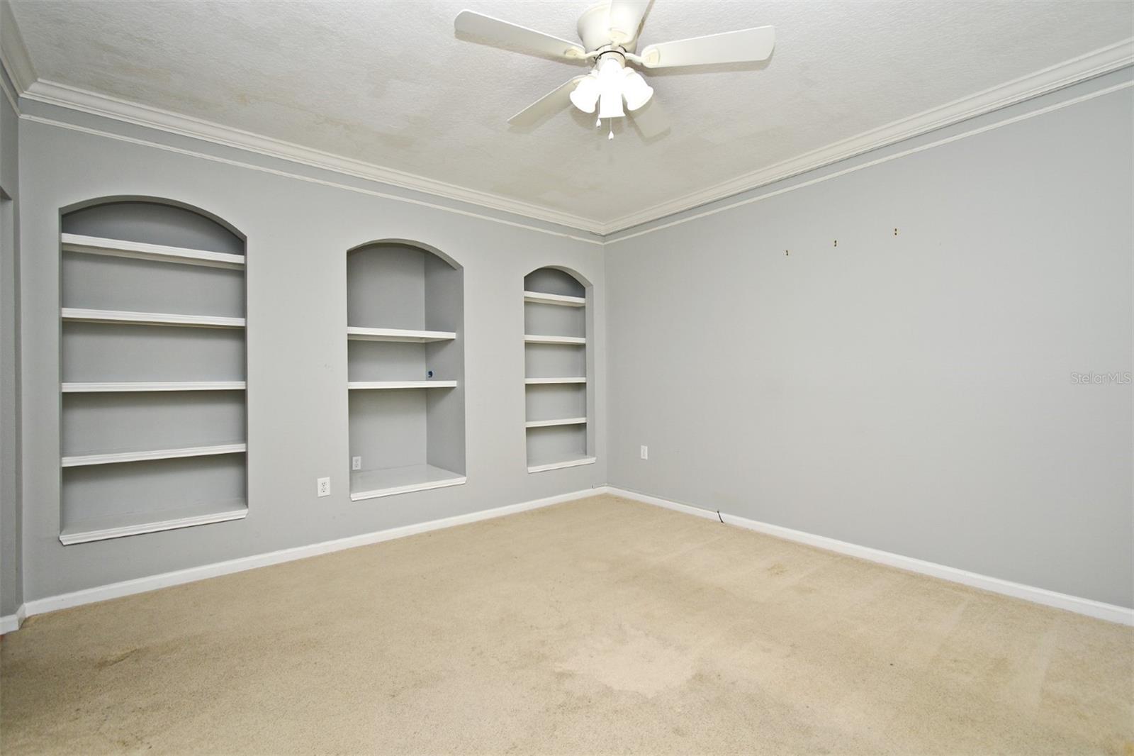 Image 9 of 46 For 267 Goldenrain Drive 30