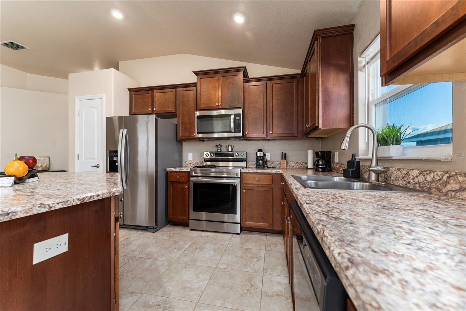 Image 33 of 40 For 1383 Buckeye Trace Boulevard