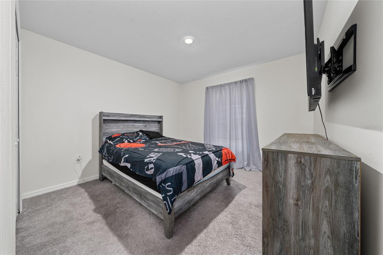 Image 19 of 32 For 761 Parrot Court