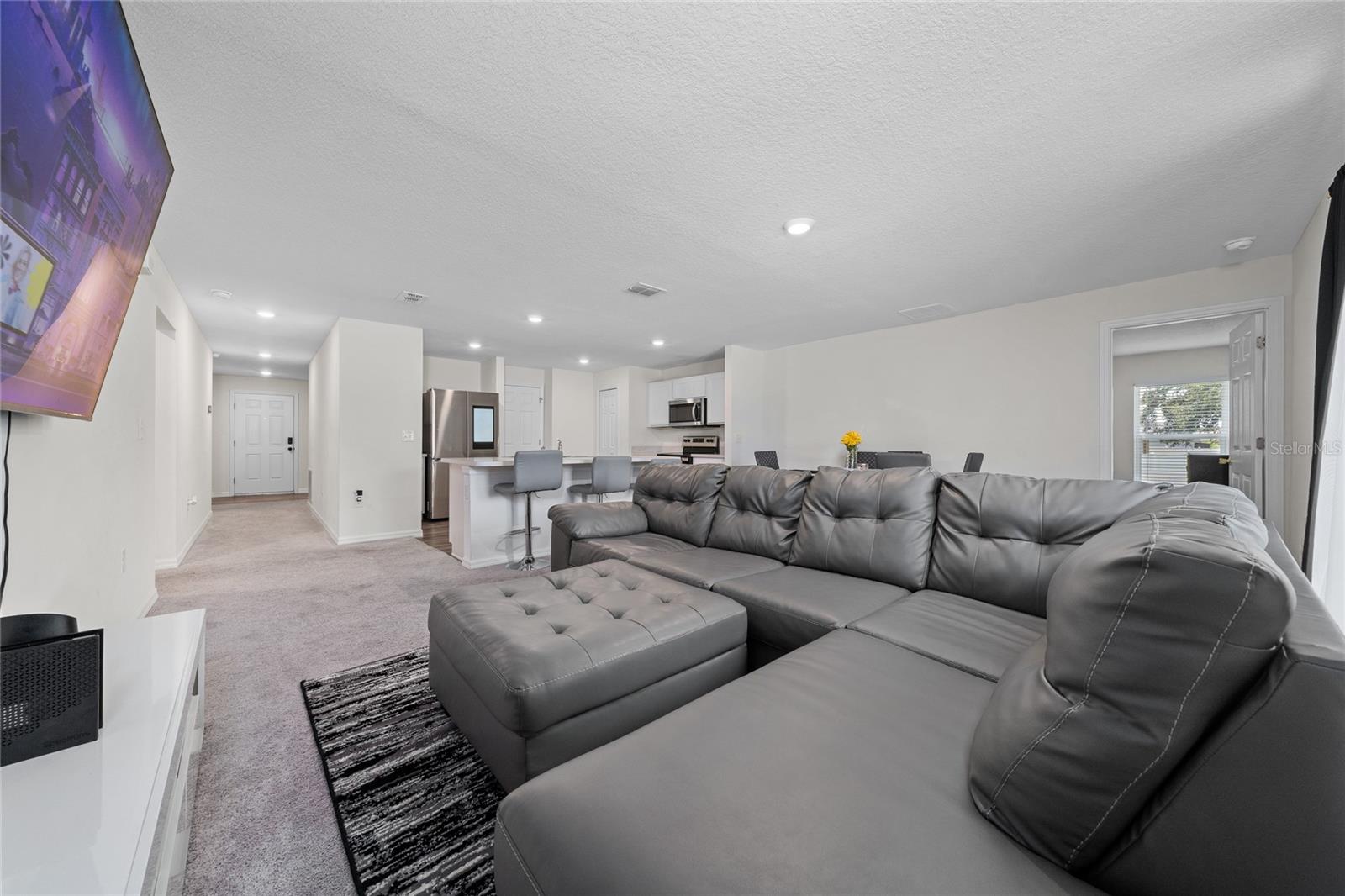 Image 6 of 32 For 761 Parrot Court