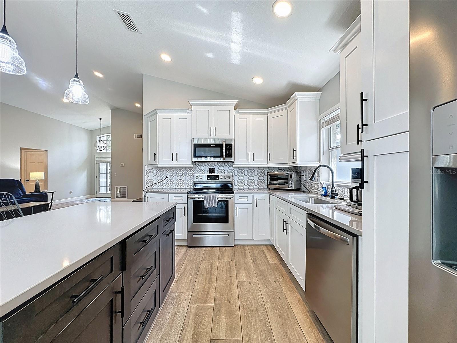Image 12 of 87 For 2177 Mallory Circle