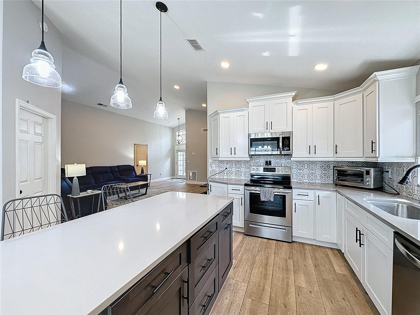 Image 13 of 87 For 2177 Mallory Circle