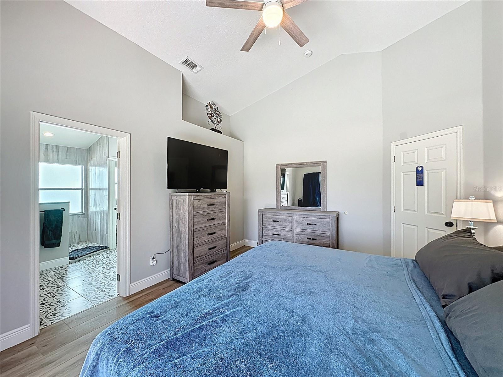 Image 33 of 87 For 2177 Mallory Circle
