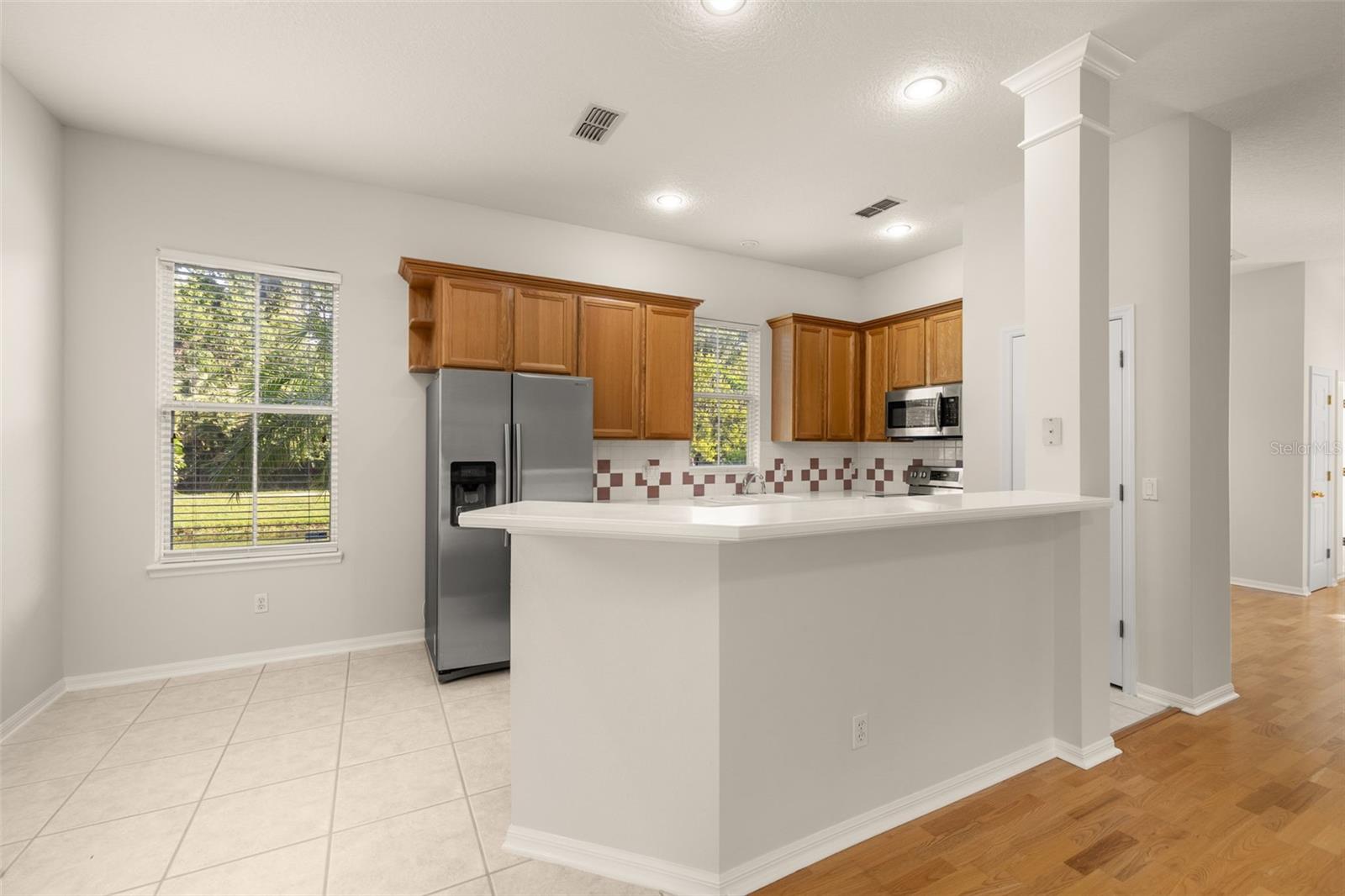 Image 11 of 46 For 900 Greenlawn Street