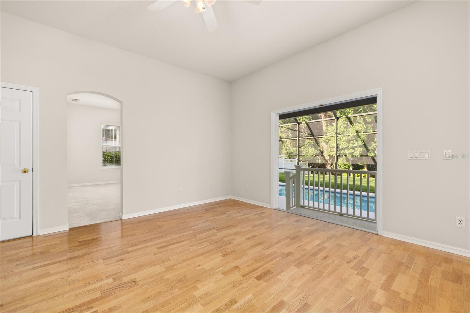 Image 14 of 46 For 900 Greenlawn Street