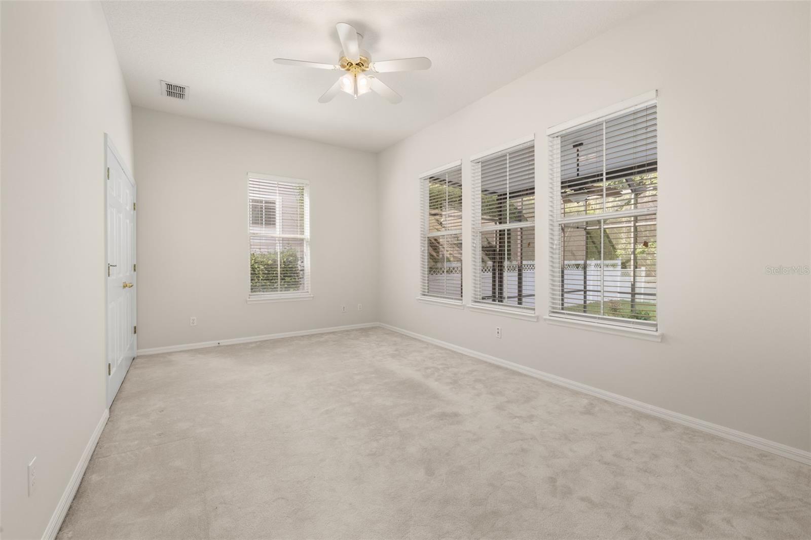 Image 15 of 46 For 900 Greenlawn Street