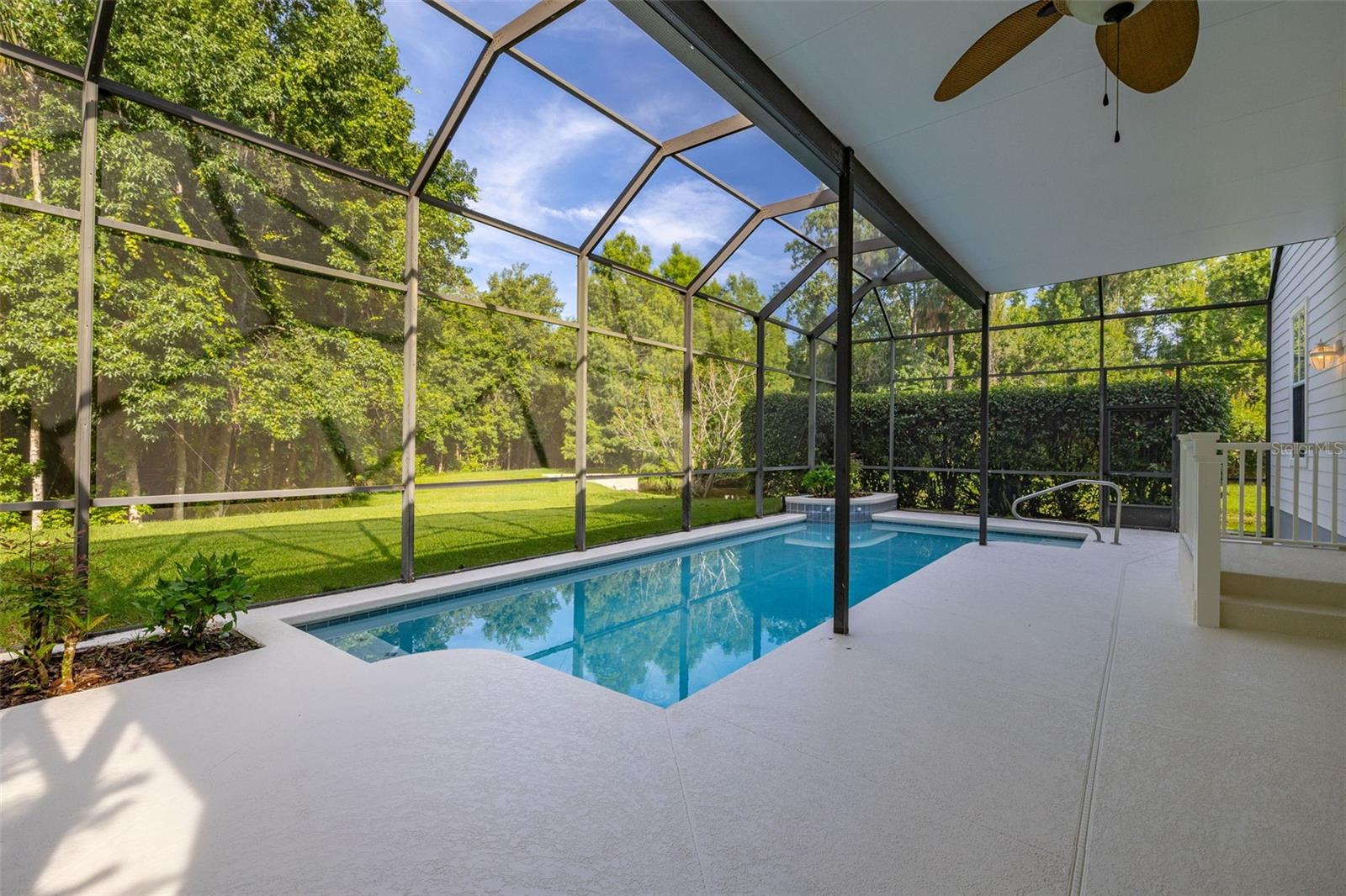 Image 21 of 46 For 900 Greenlawn Street