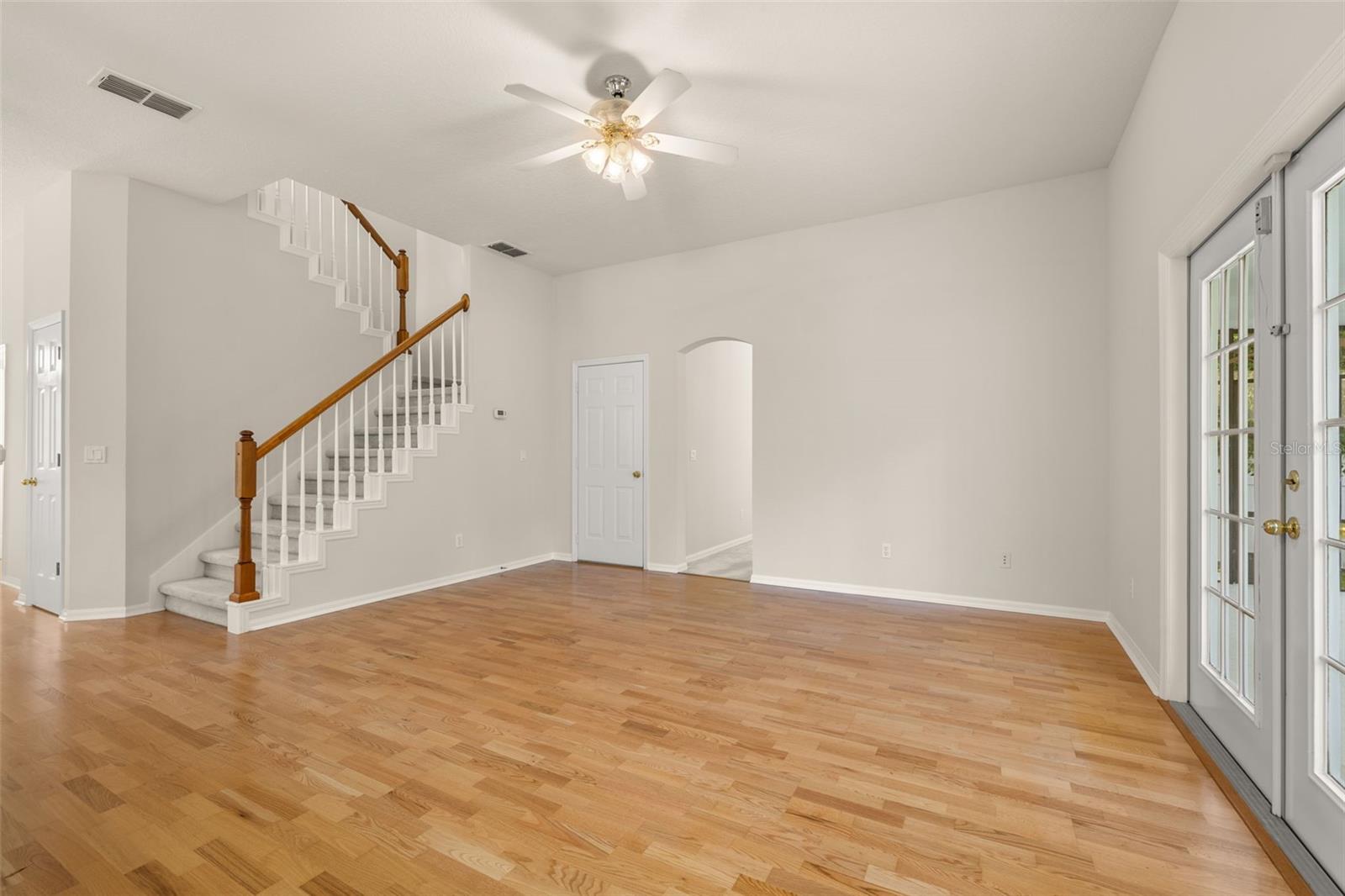 Image 25 of 46 For 900 Greenlawn Street