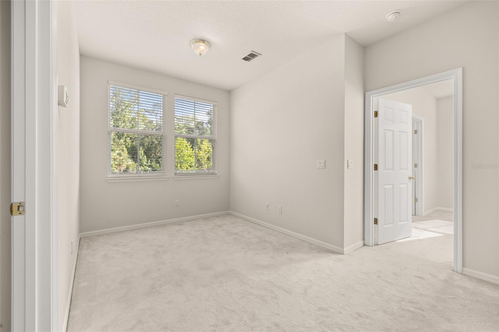 Image 27 of 46 For 900 Greenlawn Street