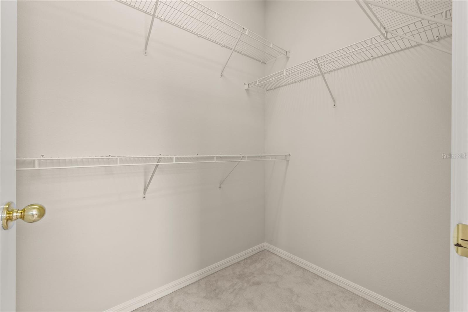 Image 32 of 46 For 900 Greenlawn Street