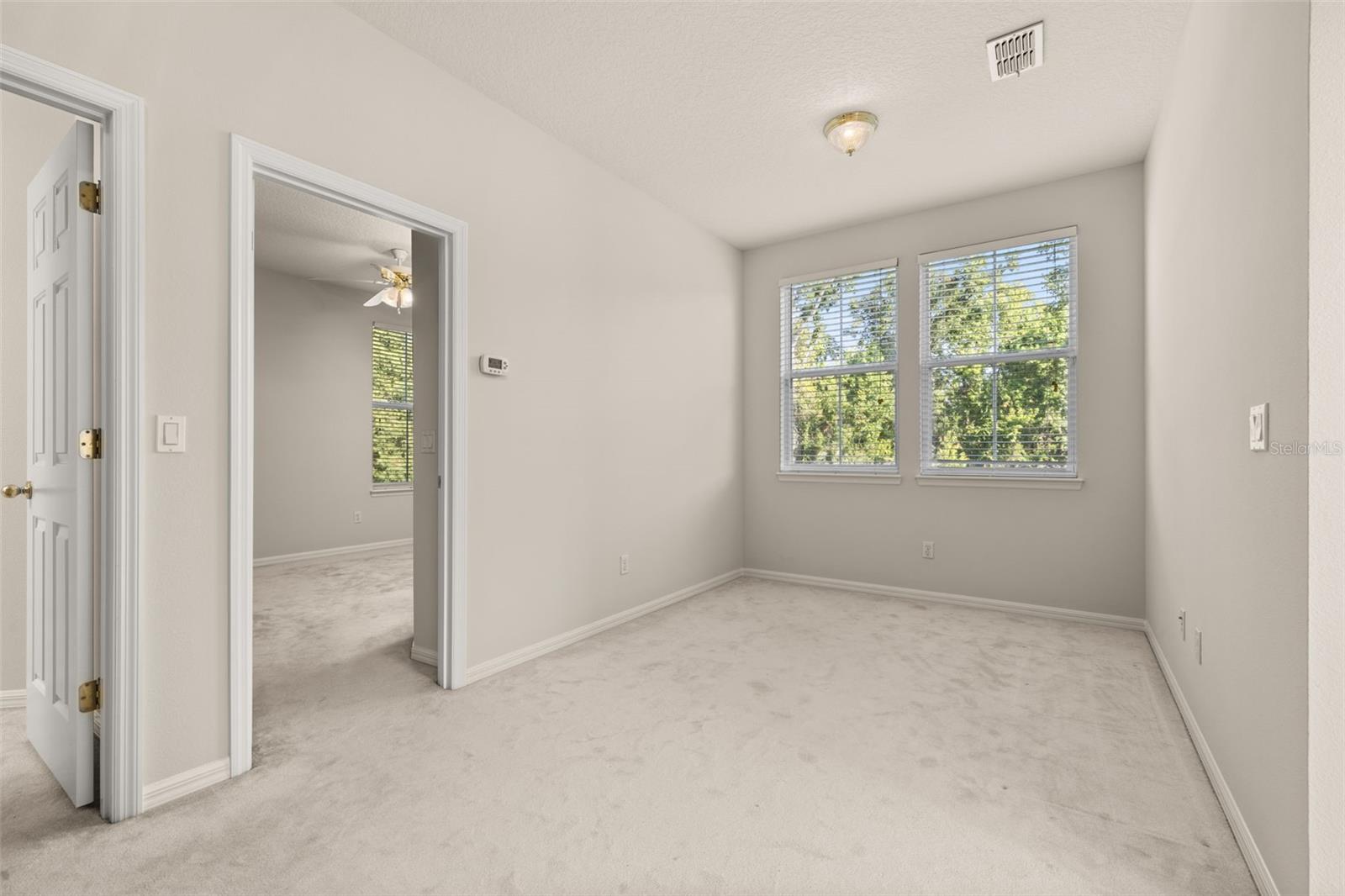 Image 33 of 46 For 900 Greenlawn Street