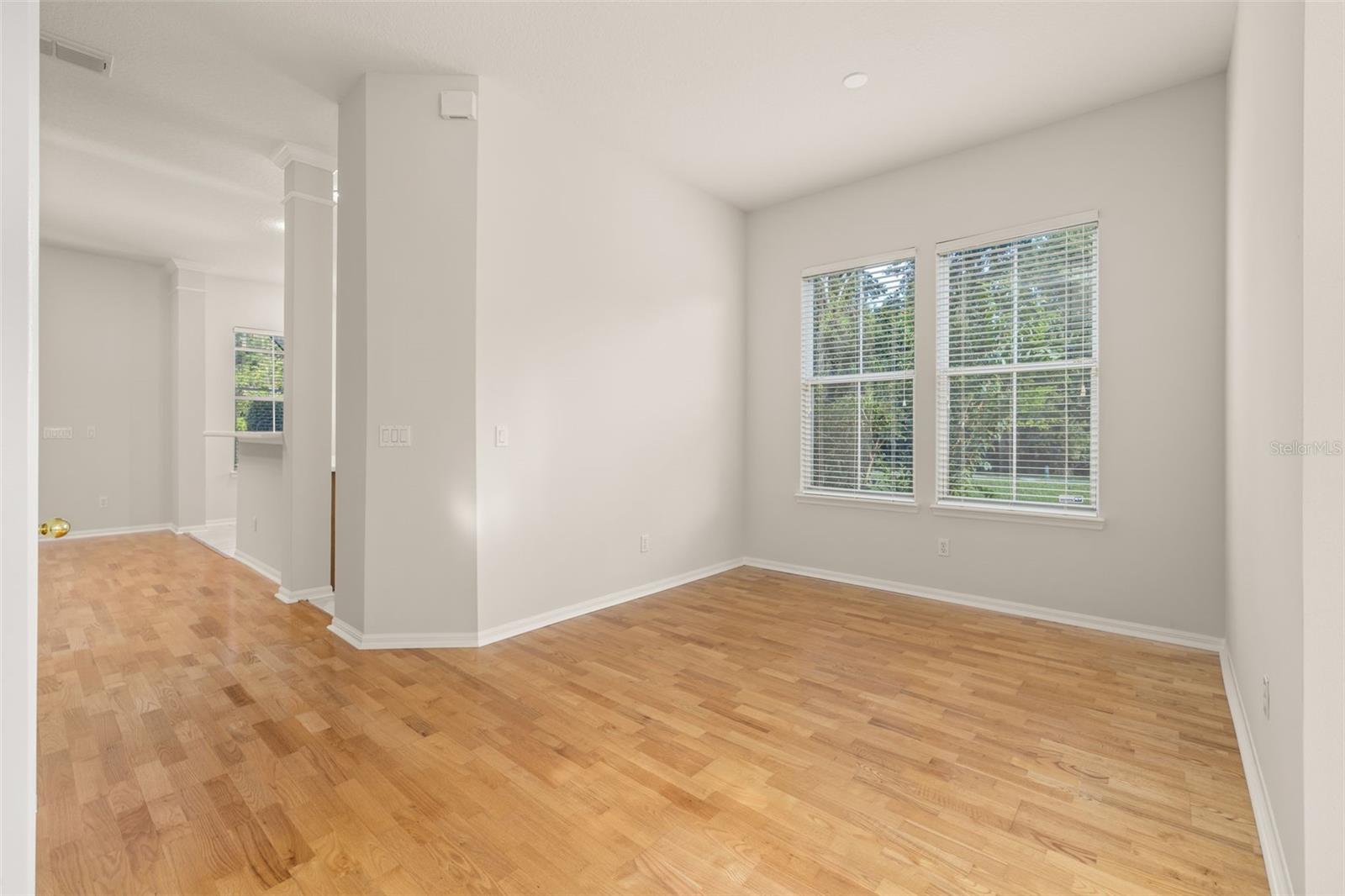 Image 9 of 46 For 900 Greenlawn Street