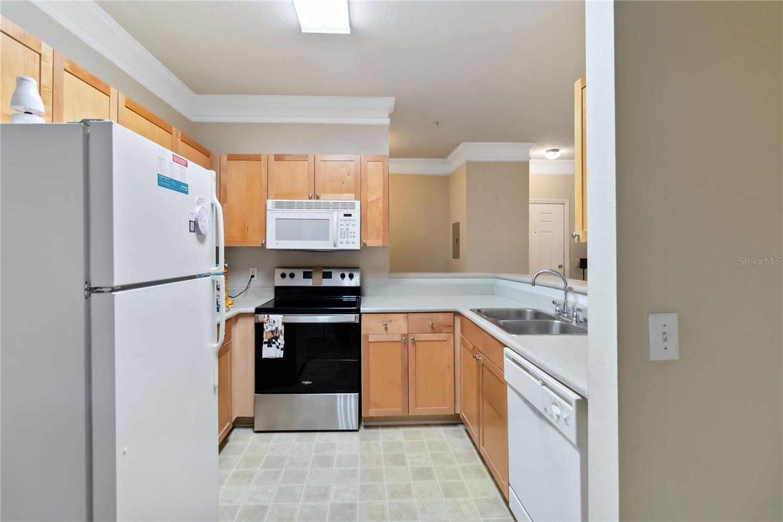 Image 7 of 23 For 8836 Villa View Circle 303