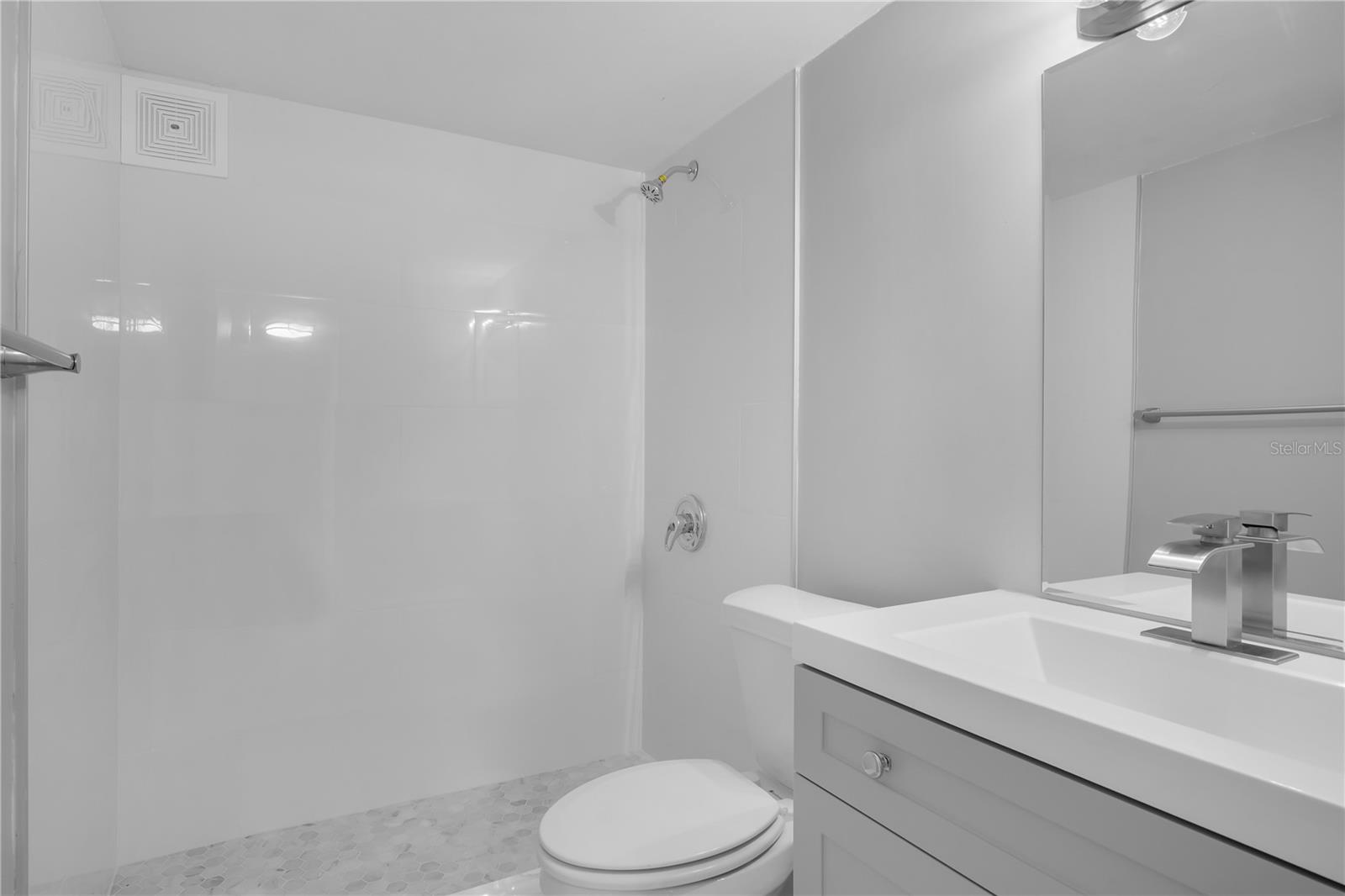 Image 14 of 24 For 5325 Curry Ford Road D203
