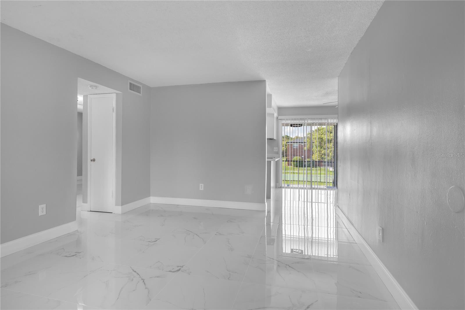 Image 3 of 24 For 5325 Curry Ford Road D203