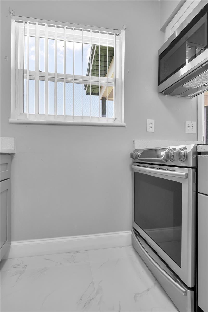 Image 9 of 24 For 5325 Curry Ford Road D203