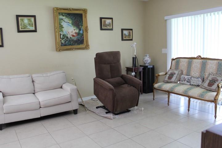 Image 27 of 79 For 10722 Clover Walk Dr