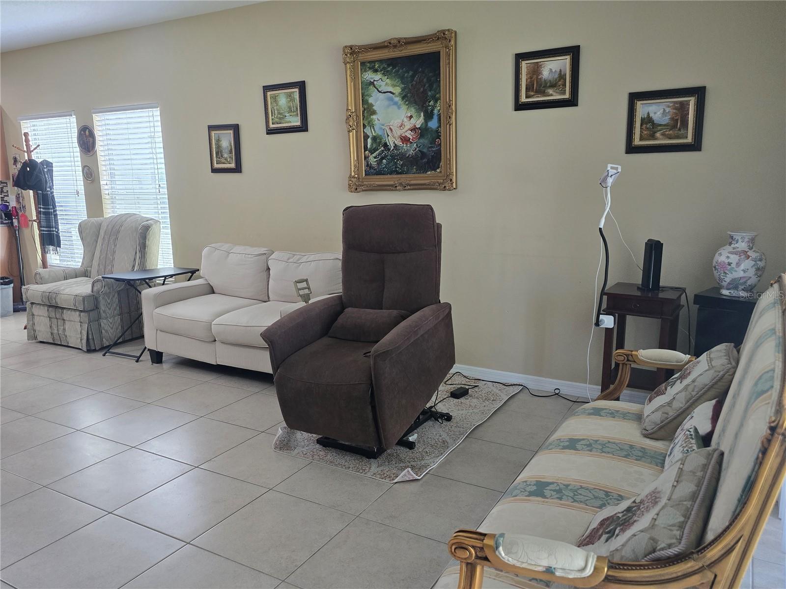 Image 28 of 79 For 10722 Clover Walk Dr