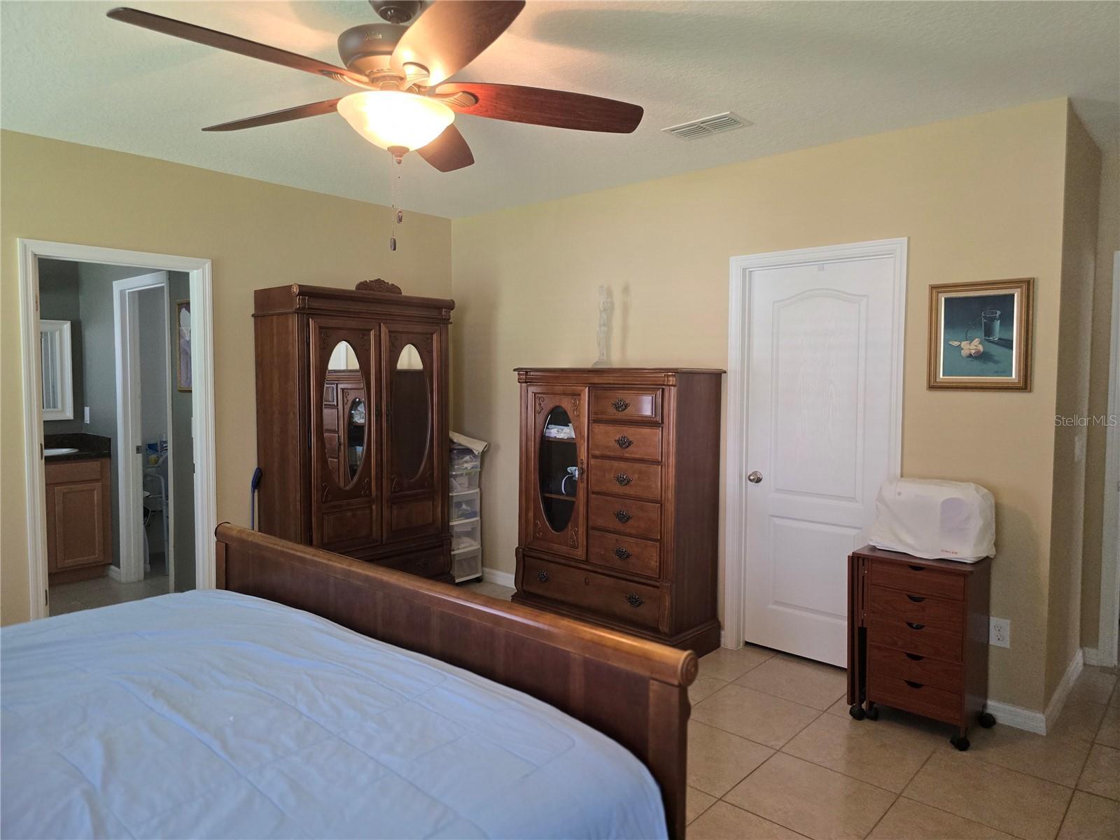 Image 36 of 79 For 10722 Clover Walk Dr