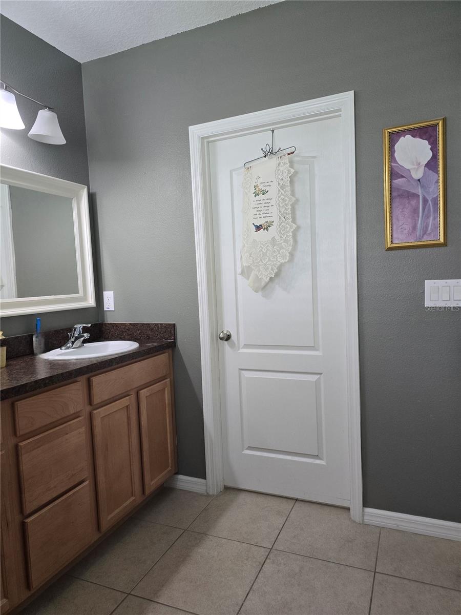 Image 42 of 79 For 10722 Clover Walk Dr