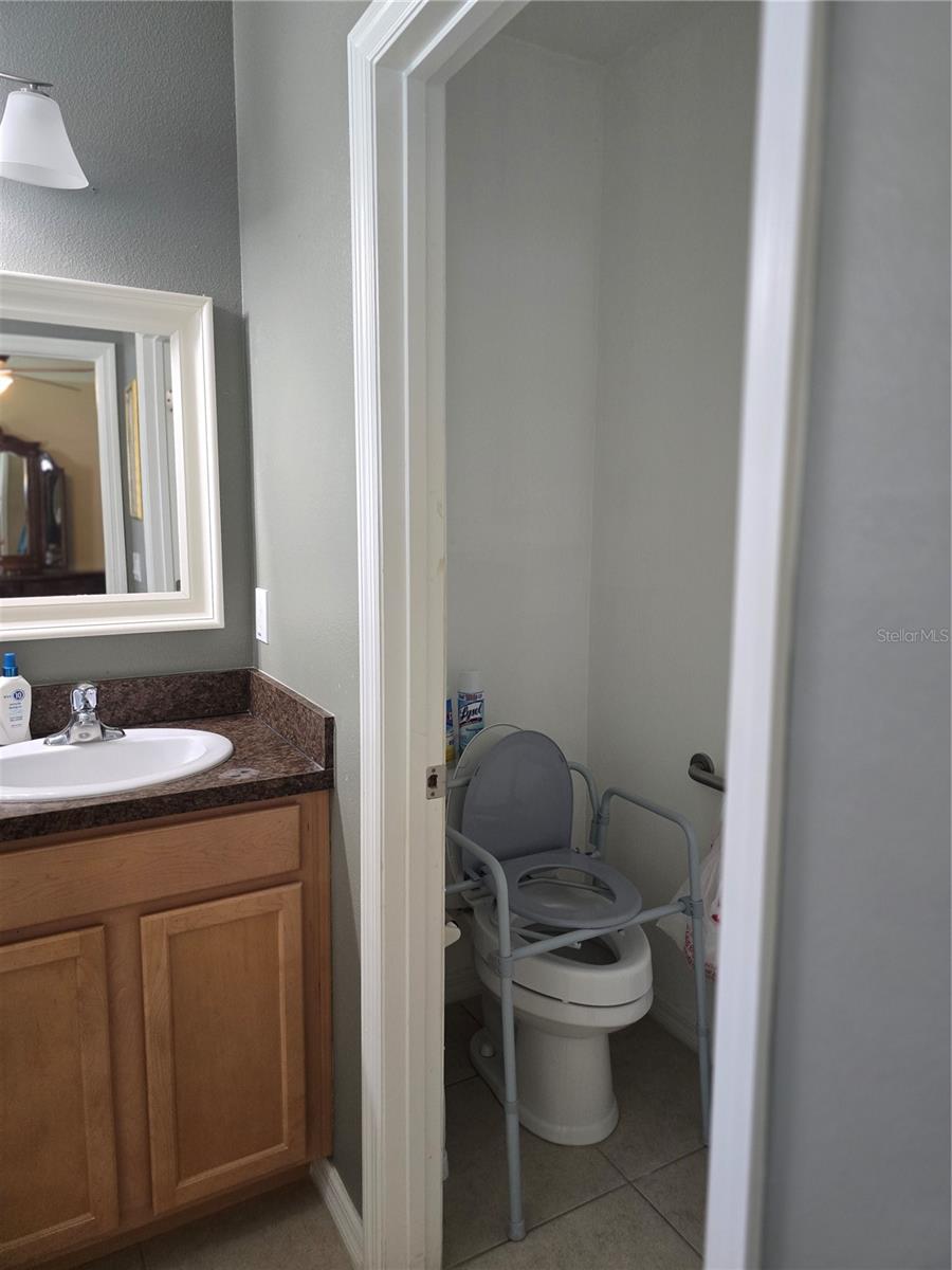 Image 43 of 79 For 10722 Clover Walk Dr