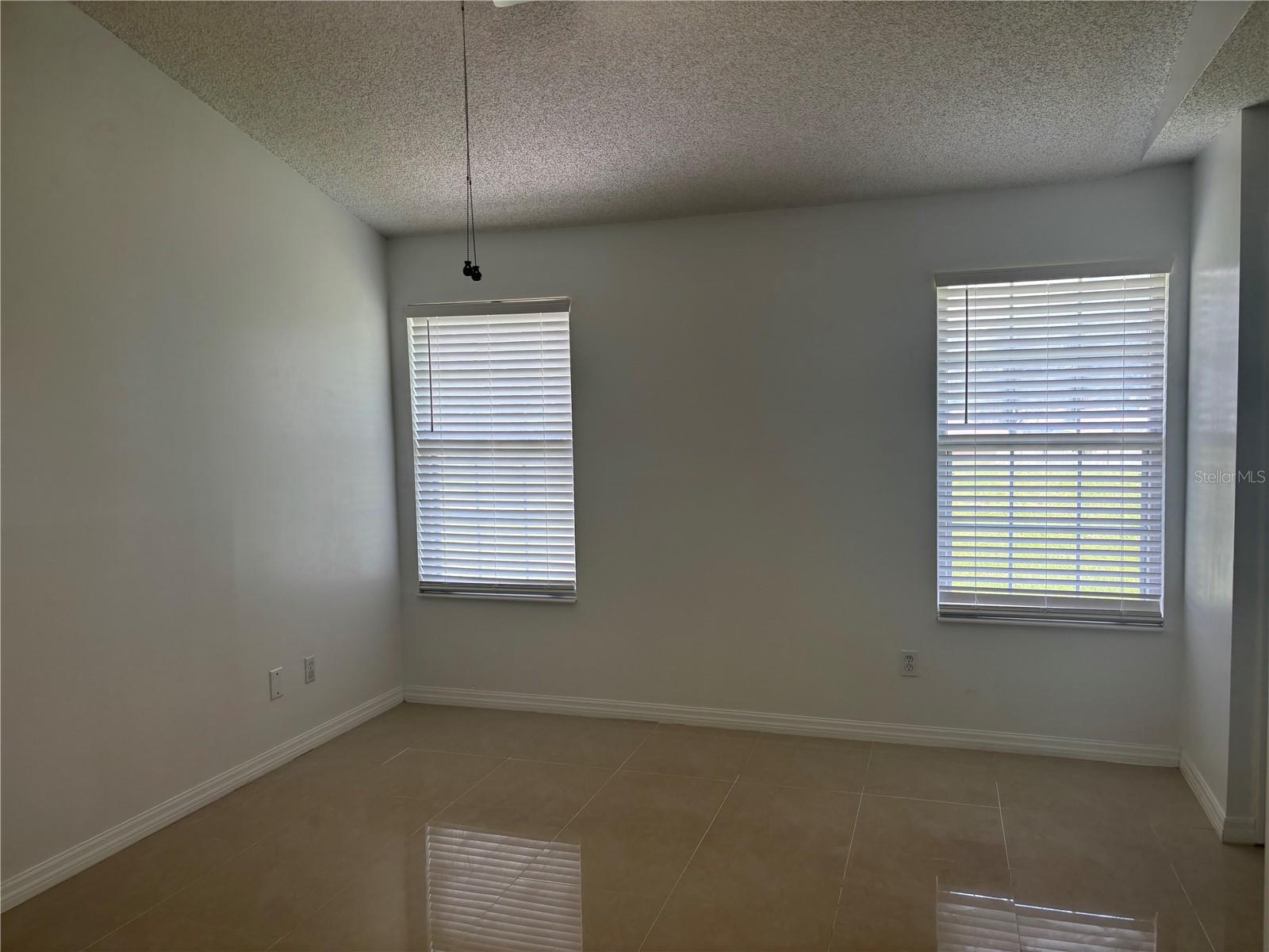Image 11 of 20 For 4813 Coachmans Drive 3