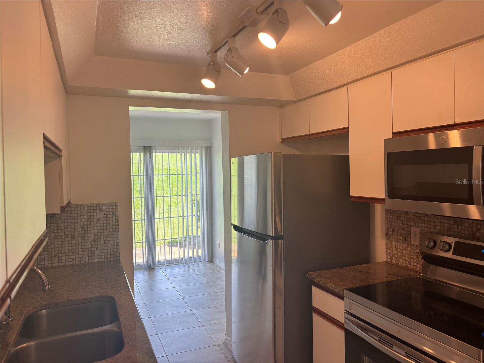 Image 9 of 20 For 4813 Coachmans Drive 3
