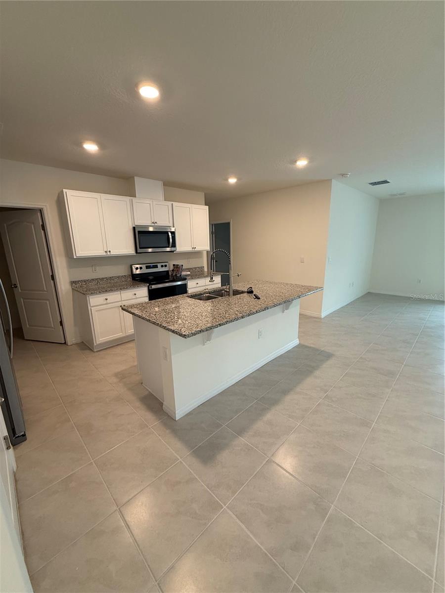 Image 4 of 19 For 1148 Cascades Avenue