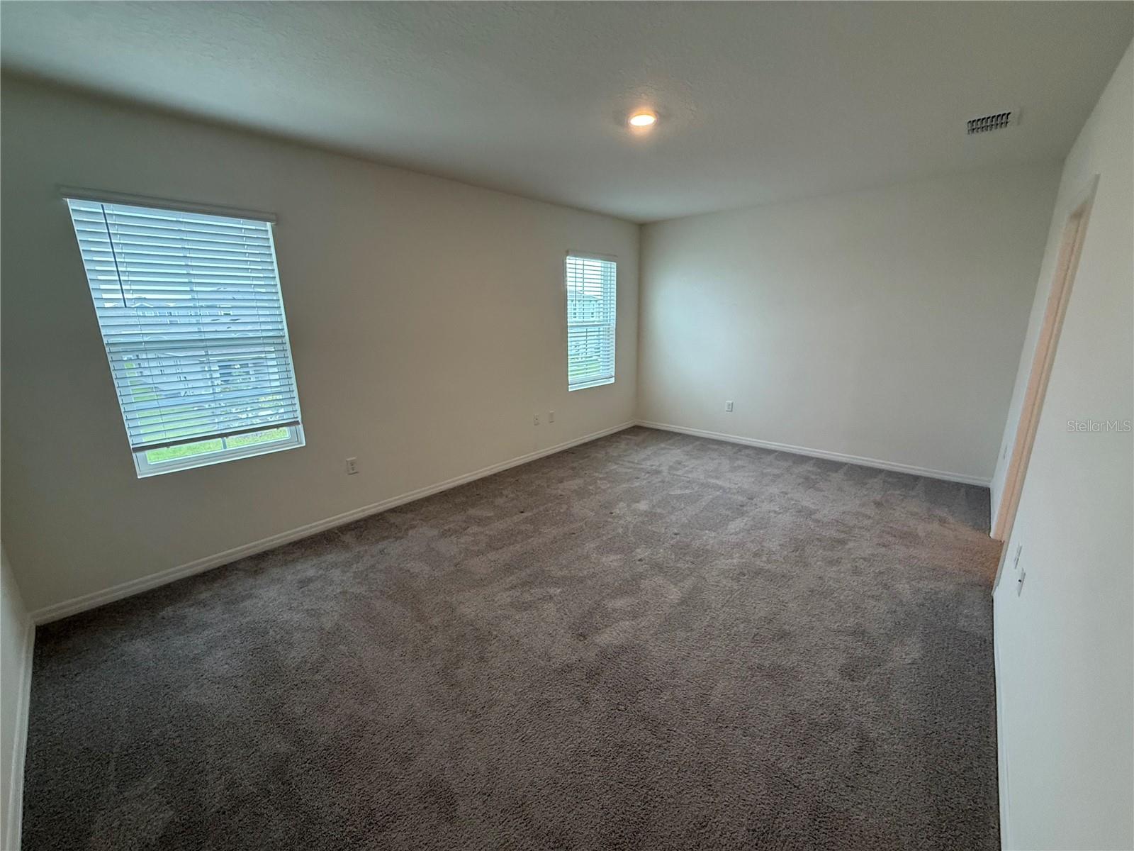 Image 6 of 19 For 1148 Cascades Avenue