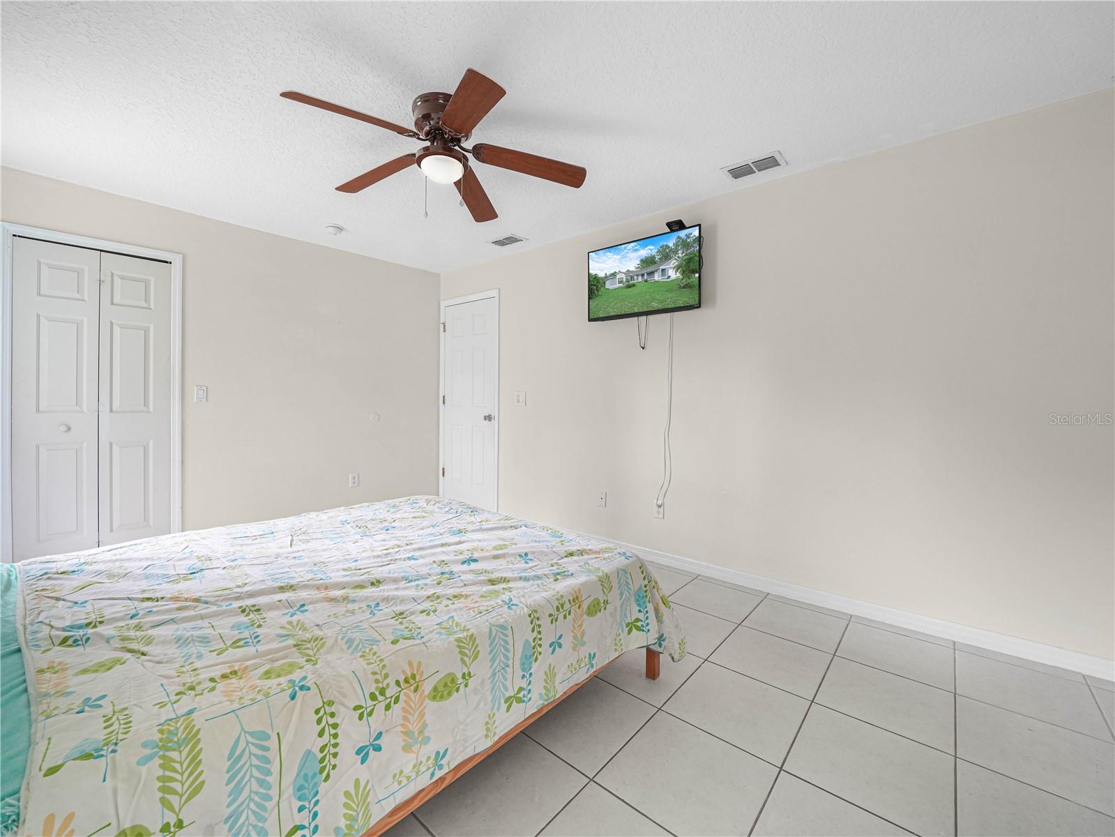 Image 19 of 44 For 739 Paris Drive