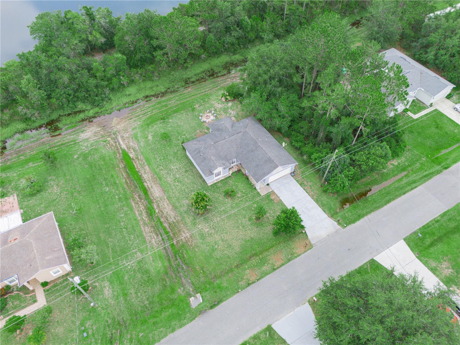 Image 5 of 44 For 739 Paris Drive