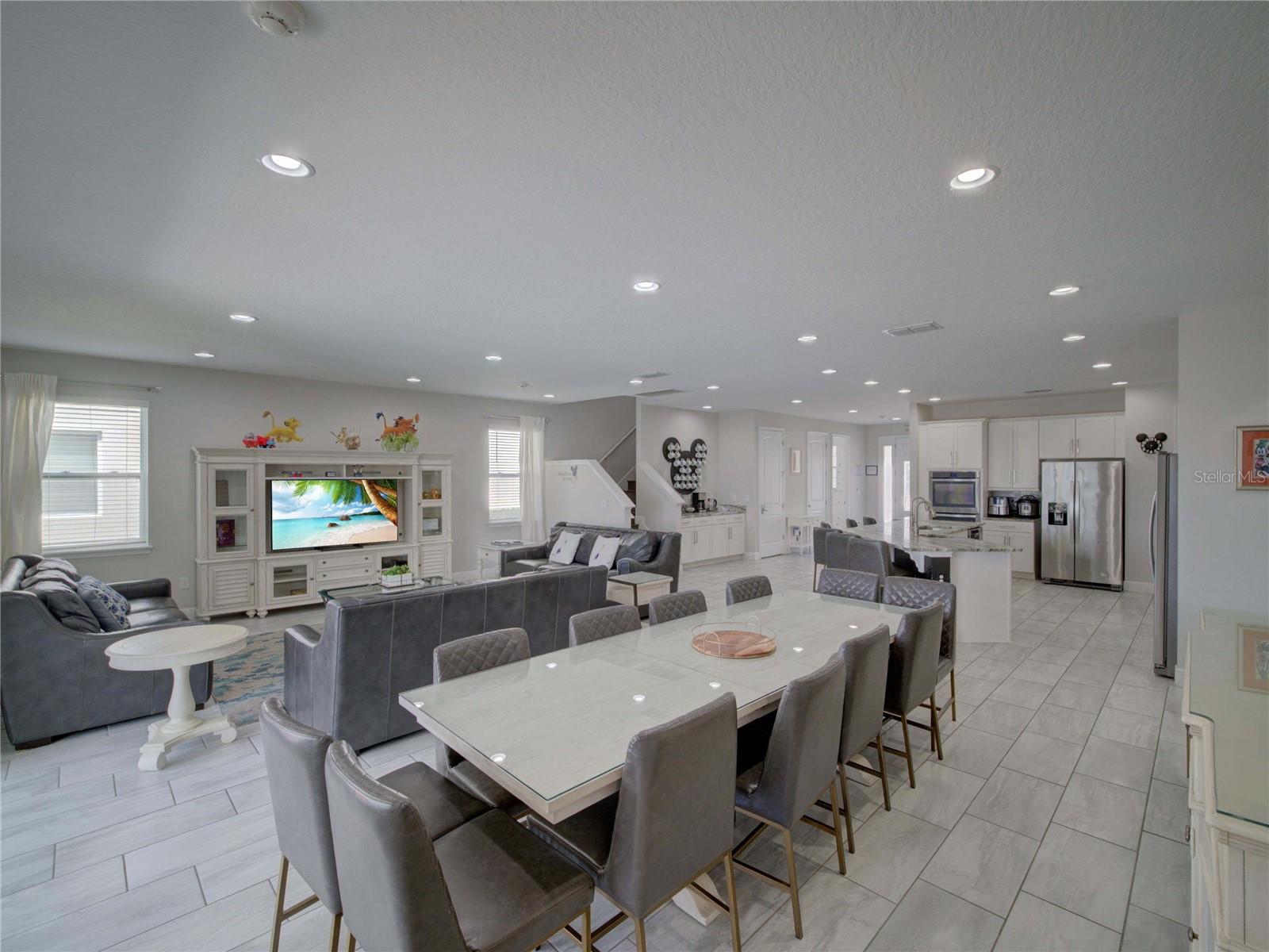 Image 15 of 73 For 7658 Fairfax Drive