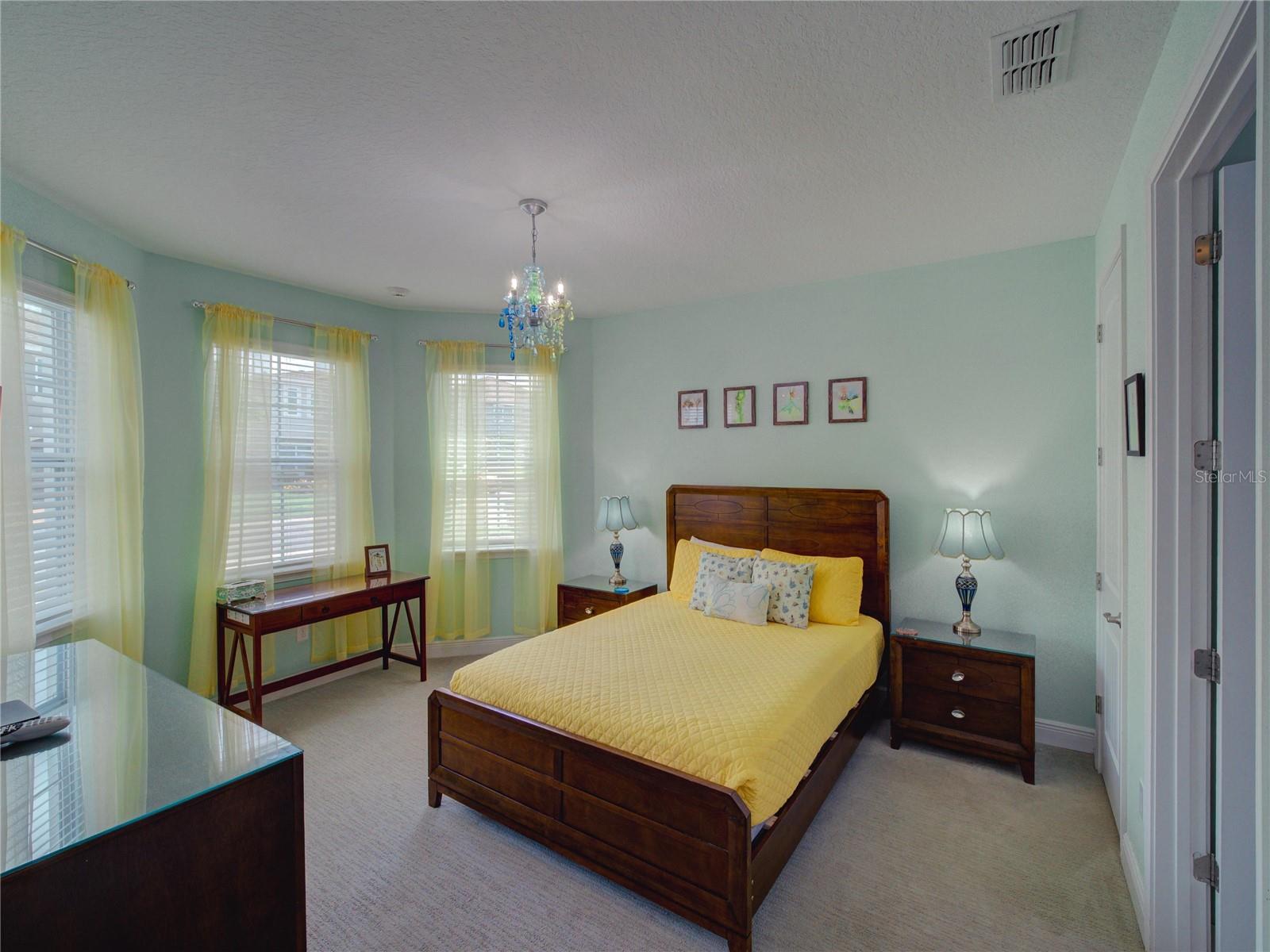 Image 19 of 73 For 7658 Fairfax Drive