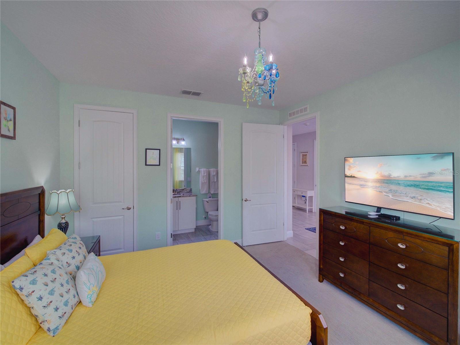 Image 20 of 73 For 7658 Fairfax Drive