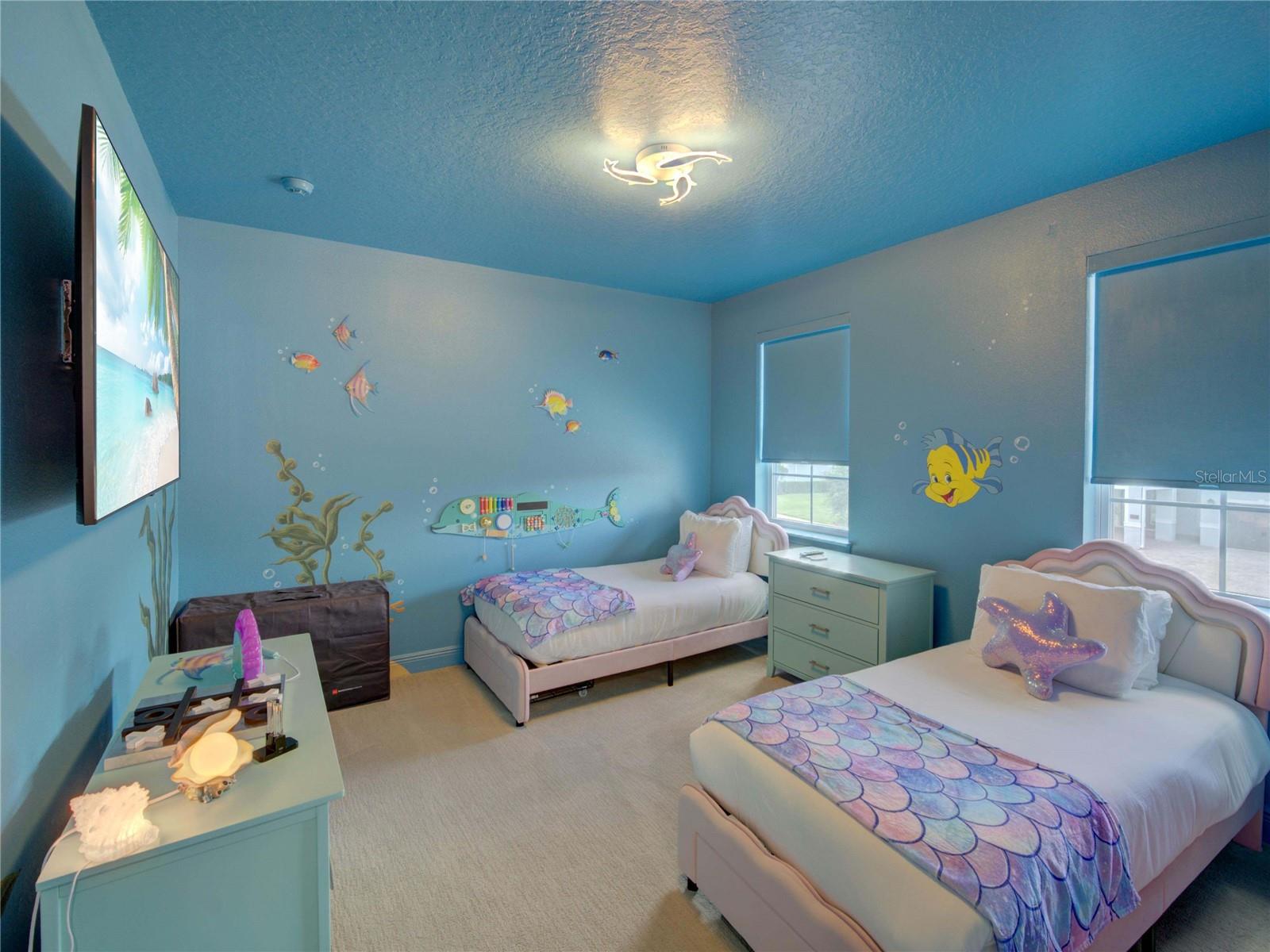 Image 33 of 73 For 7658 Fairfax Drive