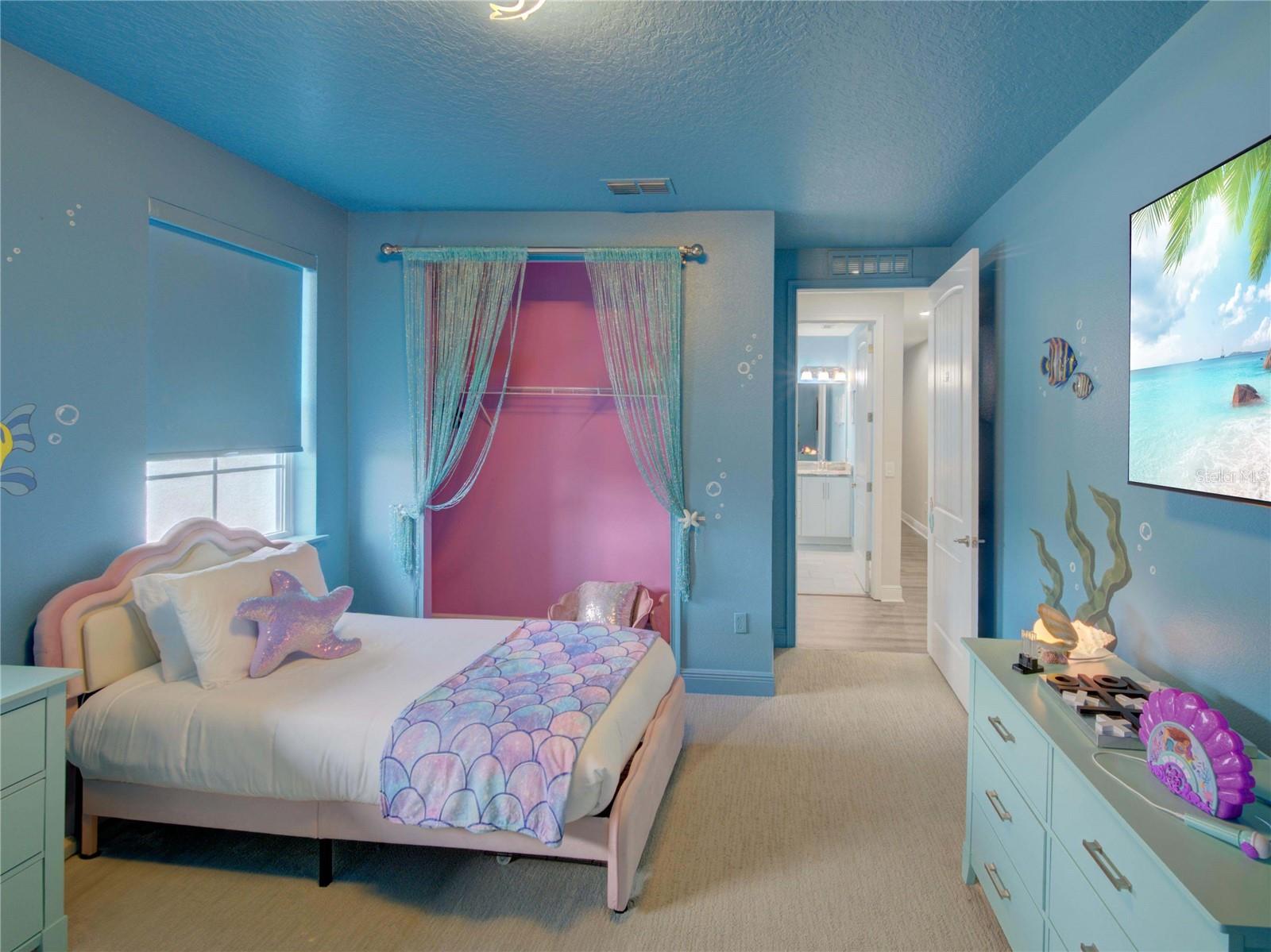 Image 34 of 73 For 7658 Fairfax Drive