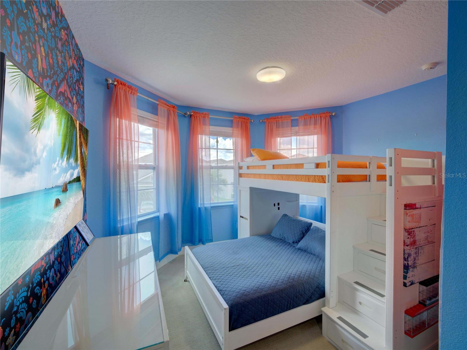 Image 36 of 73 For 7658 Fairfax Drive