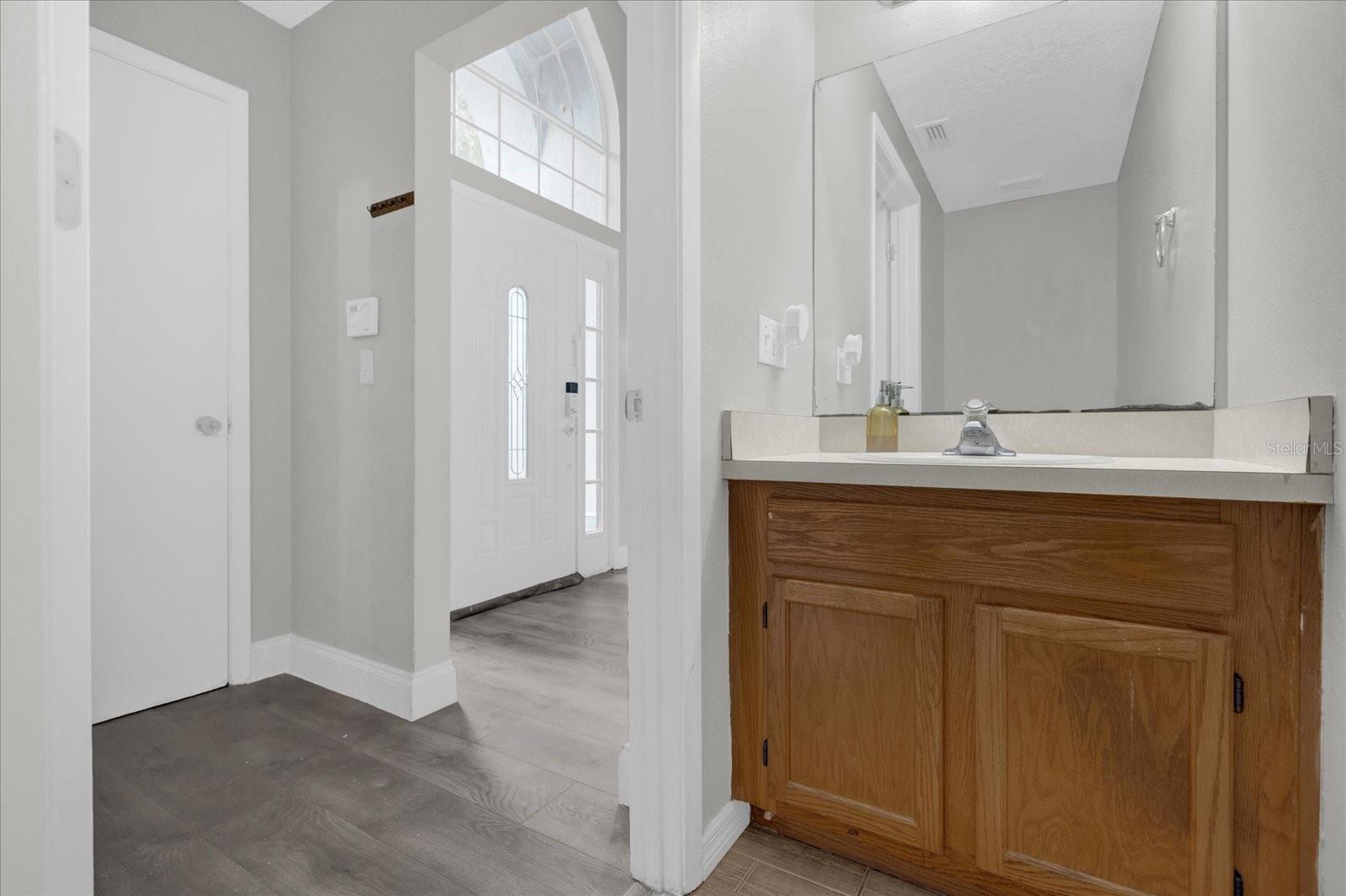 Image 15 of 29 For 10957 Norcross Circle