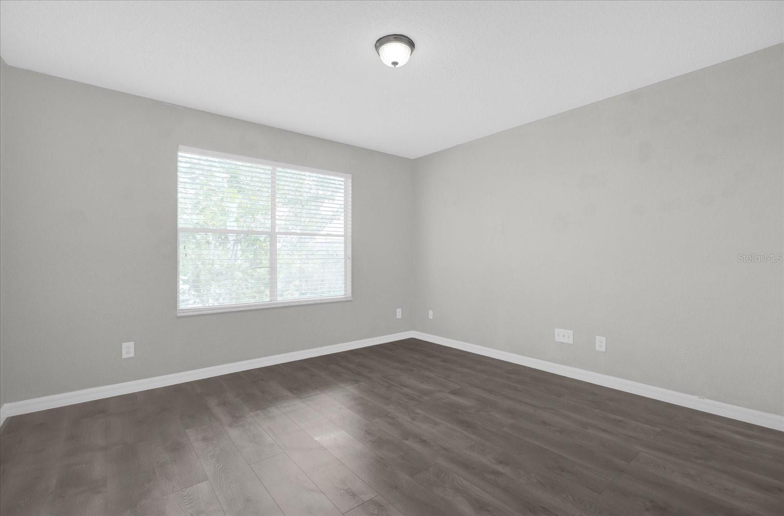 Image 17 of 29 For 10957 Norcross Circle