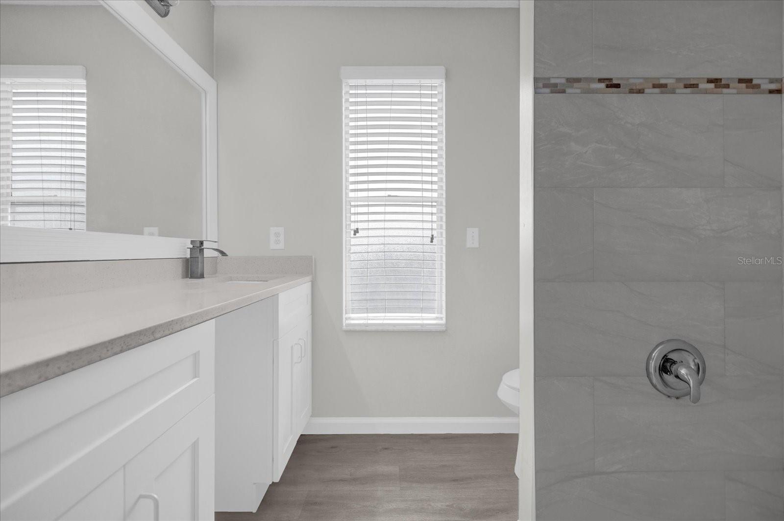 Image 18 of 29 For 10957 Norcross Circle