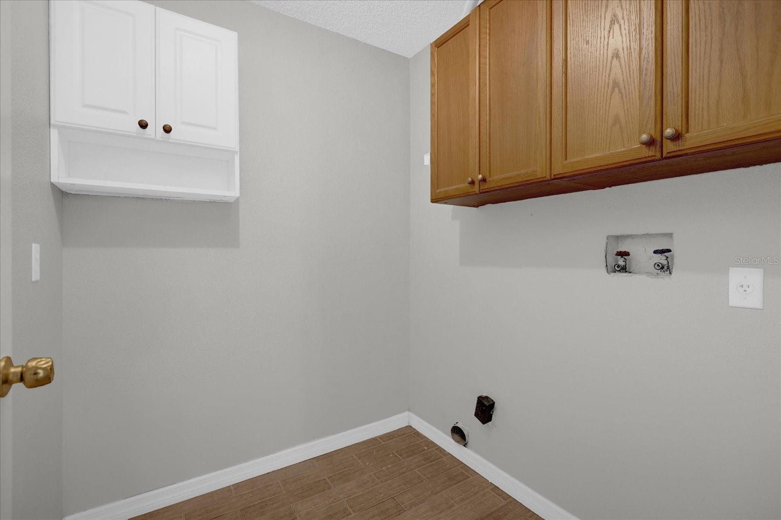 Image 21 of 29 For 10957 Norcross Circle