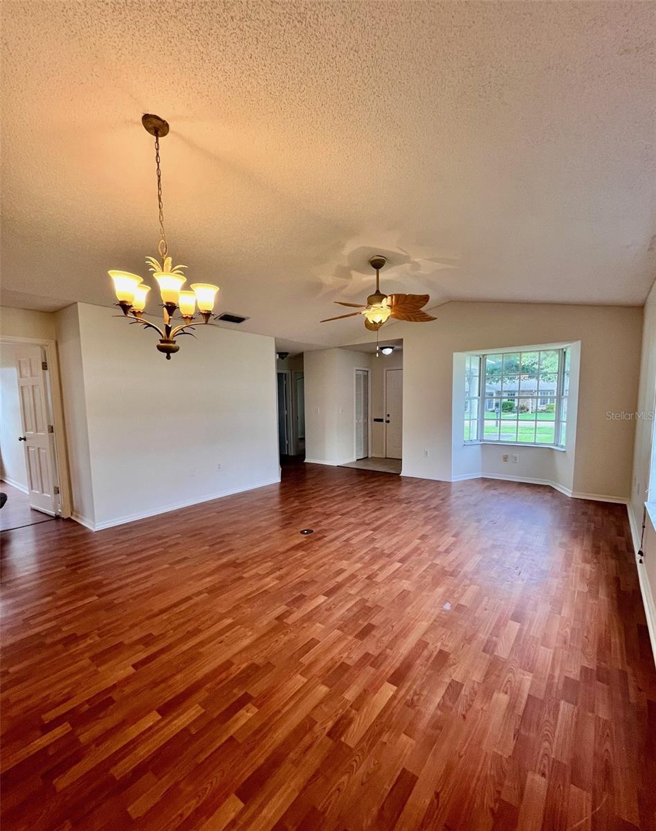 Image 12 of 39 For 812 10th Street