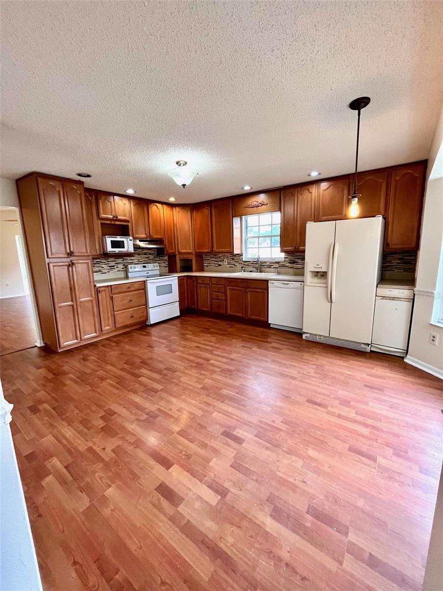 Image 3 of 39 For 812 10th Street